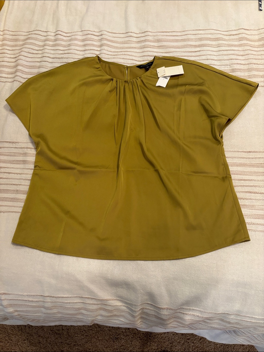 Banana Republic Olive Green Short-Sleeve Gathered Neck Blouse